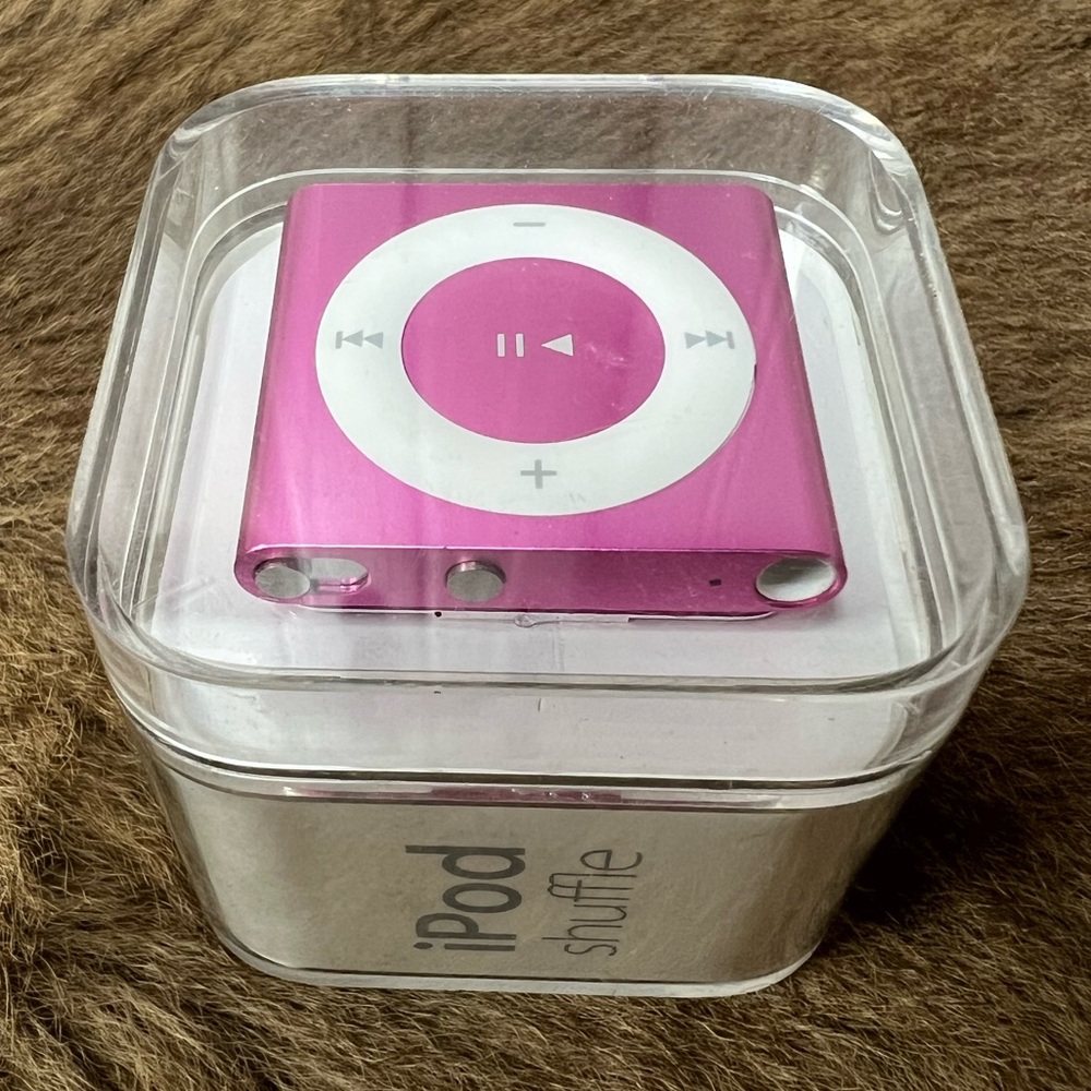 Y2K Apple IPod Shuffle 2gb NWT